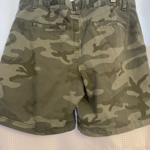Gap Shorts - Picture 5 of 5